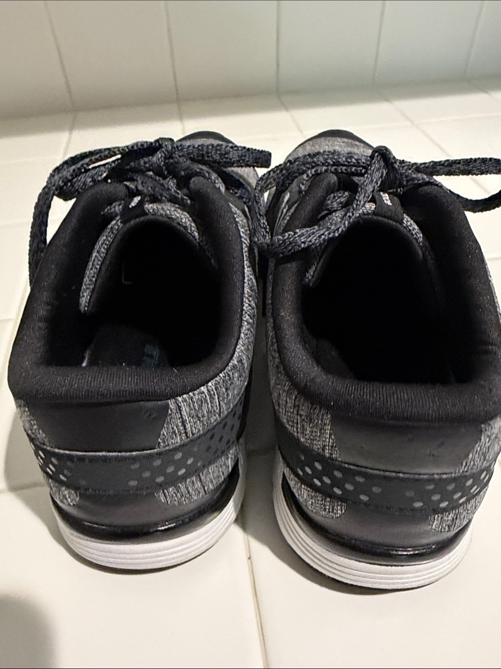 New Balance Black & Gray Women’s Sneakers - Picture 4 of 8